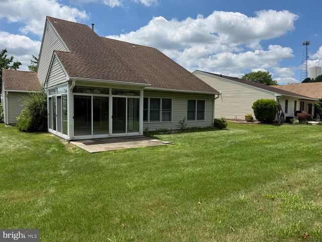232 WAGON WHEEL LN, Columbus, NJ 08022