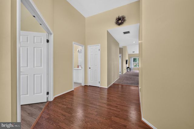 232 WAGON WHEEL LN, Columbus, NJ 08022