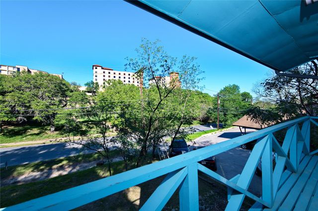 833 Old Ranch Road 12, San Marcos, TX 78666