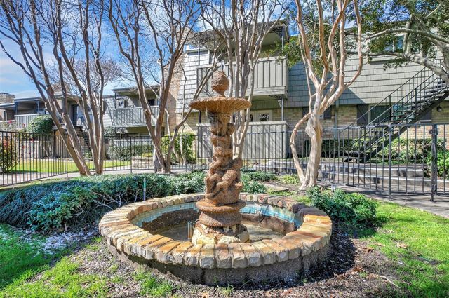 7705 Meadow Park Drive 209, Dallas, TX 75230