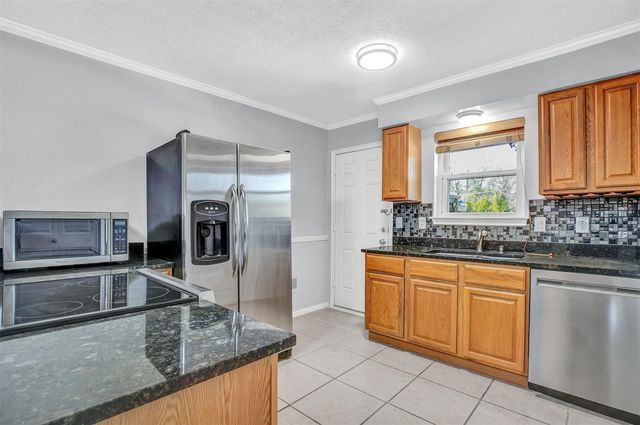 7705 Meadow Park Drive 209, Dallas, TX 75230