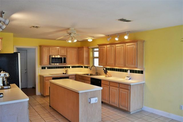 5004 Ivycrest Trail, Arlington, TX 76017