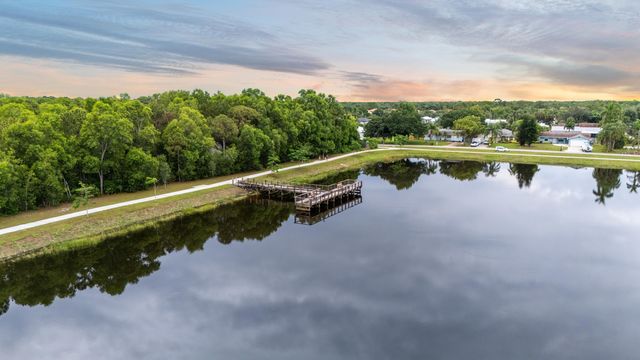 2114 SW Silver Pine Way 121-C2, Palm City, FL 34990