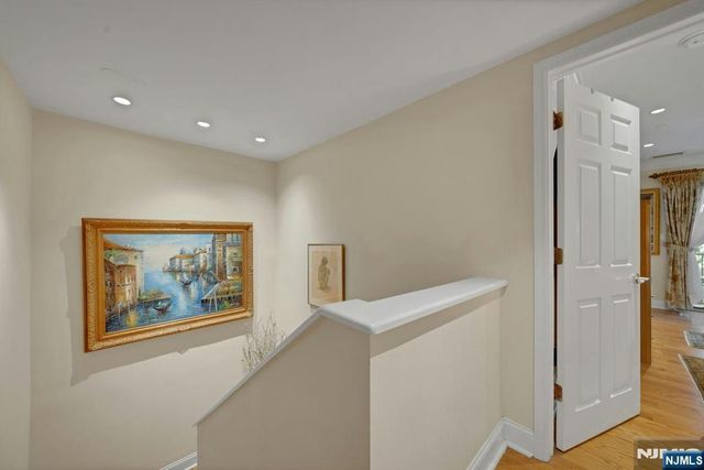 2 Eliot Court, Teaneck, NJ 07666