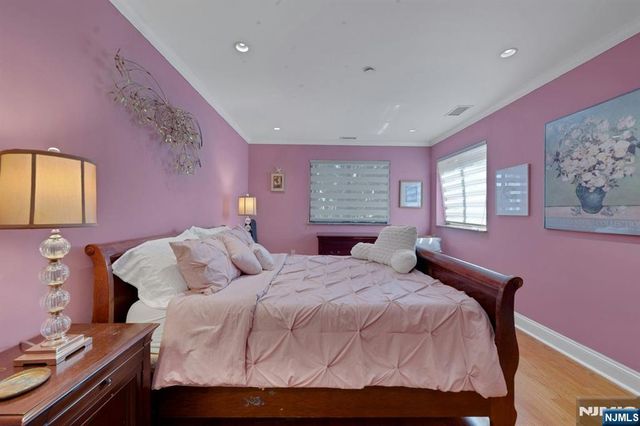 2 Eliot Court, Teaneck, NJ 07666