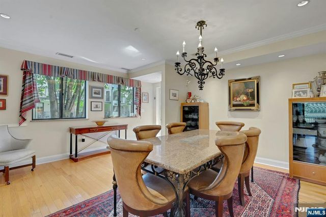 2 Eliot Court, Teaneck, NJ 07666