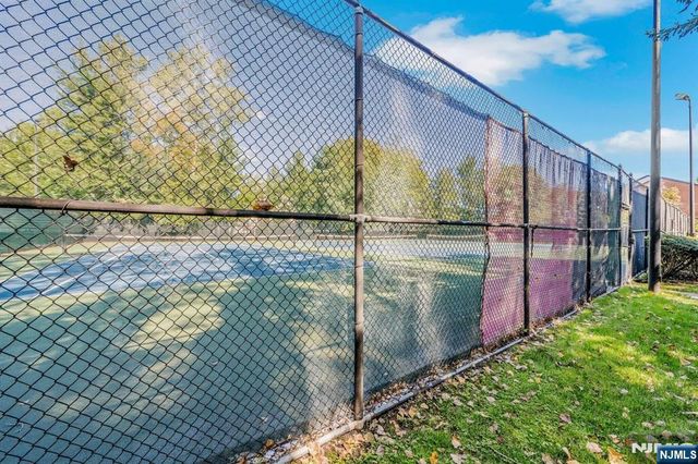 2 Eliot Court, Teaneck, NJ 07666