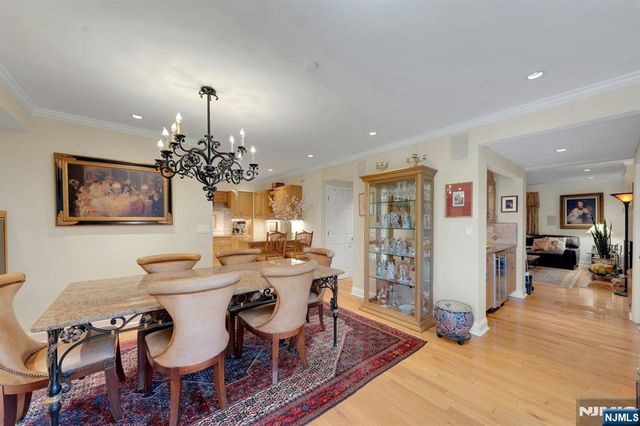 2 Eliot Court, Teaneck, NJ 07666