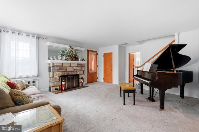 421 PARK AVE, Quakertown, PA 18951