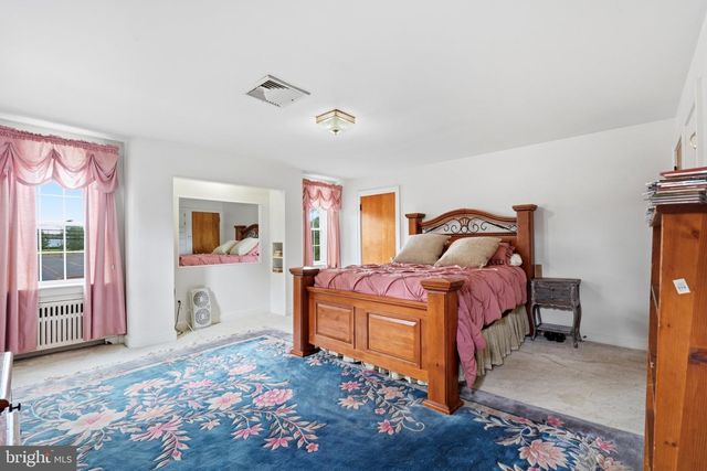 421 PARK AVE, Quakertown, PA 18951