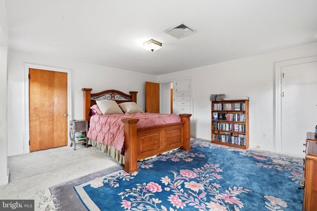 421 PARK AVE, Quakertown, PA 18951