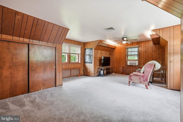 421 PARK AVE, Quakertown, PA 18951