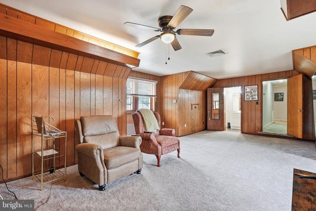 421 PARK AVE, Quakertown, PA 18951
