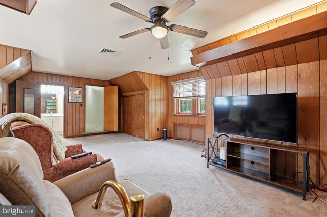 421 PARK AVE, Quakertown, PA 18951