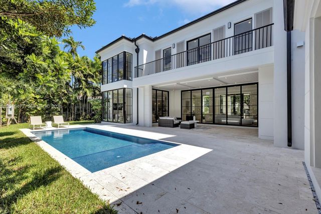 1220 S Alhambra Cir, Coral Gables, FL 33146