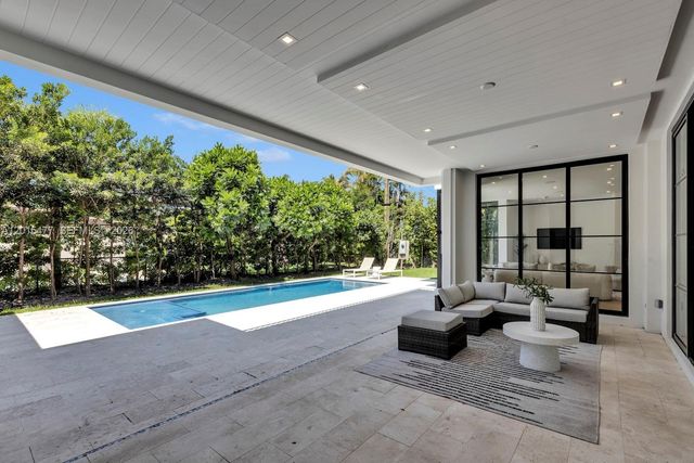 1220 S Alhambra Cir, Coral Gables, FL 33146