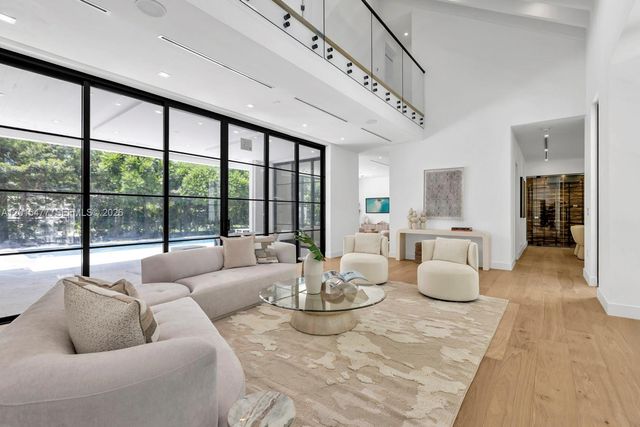 1220 S Alhambra Cir, Coral Gables, FL 33146
