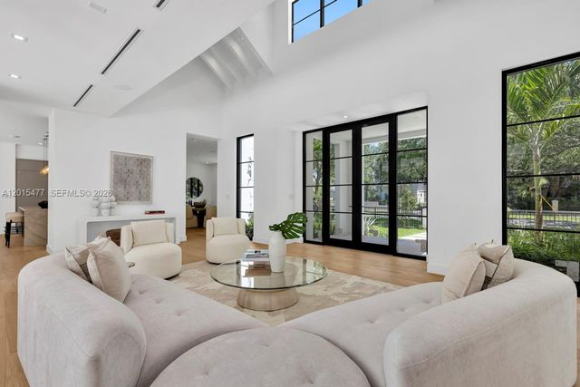 1220 S Alhambra Cir, Coral Gables, FL 33146