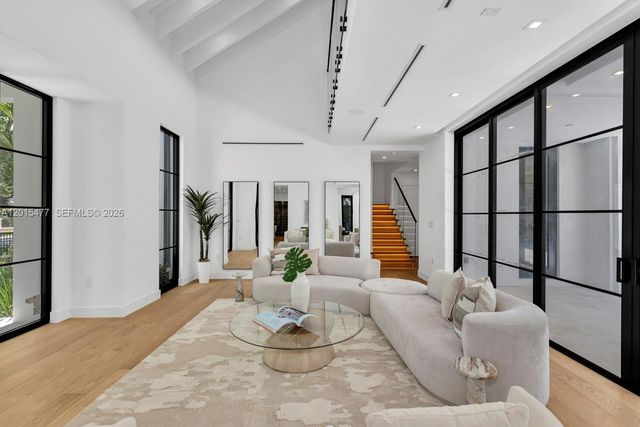 1220 S Alhambra Cir, Coral Gables, FL 33146