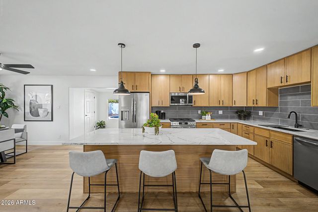 6708 E BELLEVIEW Street, Scottsdale, AZ 85257