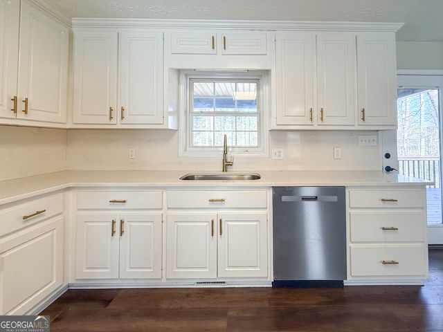 499 Old Deer Path Way, Cleveland, GA 30528