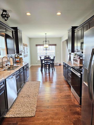 504 Shelburne Way, Nicholasville, KY 40356