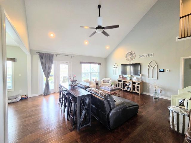 504 Shelburne Way, Nicholasville, KY 40356