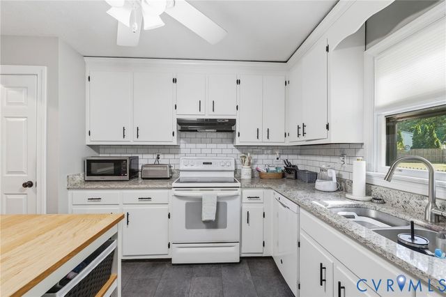 1197 Red Coach Ln, Sandston, VA 23150