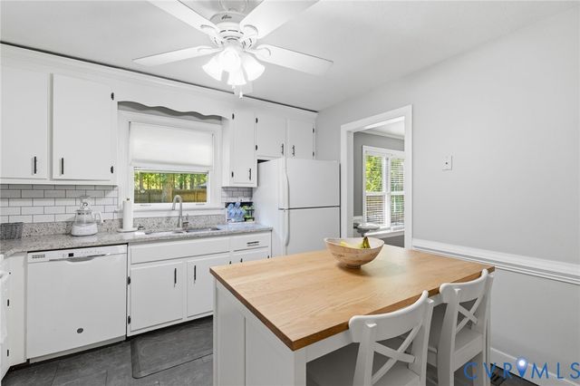 1197 Red Coach Ln, Sandston, VA 23150