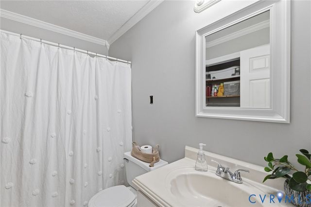 1197 Red Coach Ln, Sandston, VA 23150