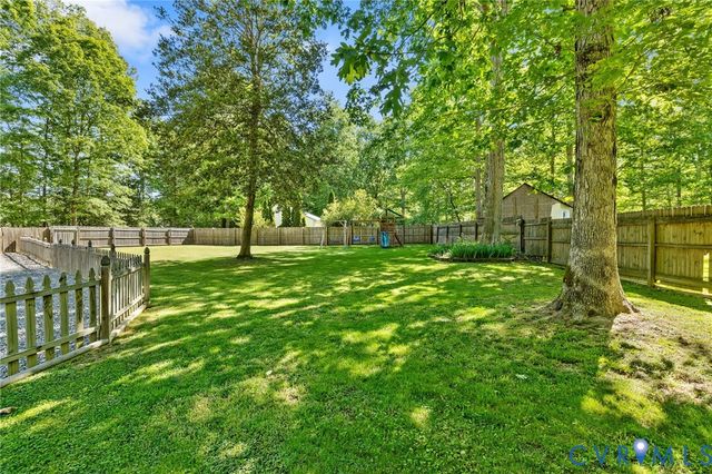 1197 Red Coach Ln, Sandston, VA 23150