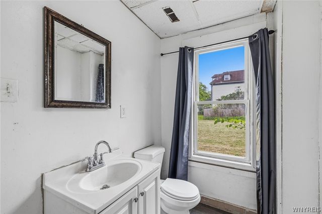 165 Glenwood Avenue, Buffalo, NY 14208