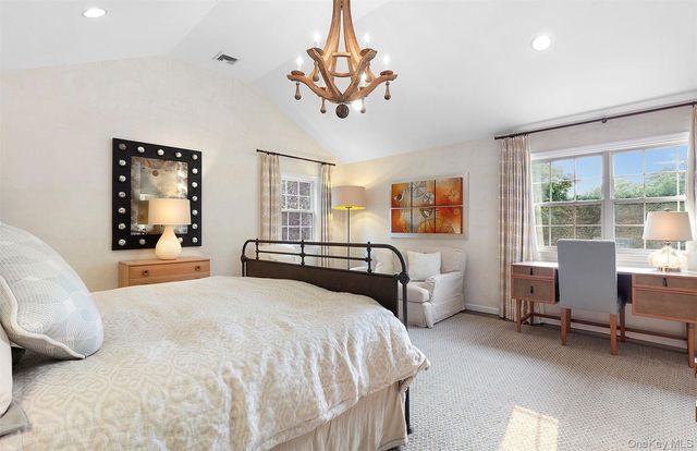 1 Blueberry Lane, Quogue, NY 11959