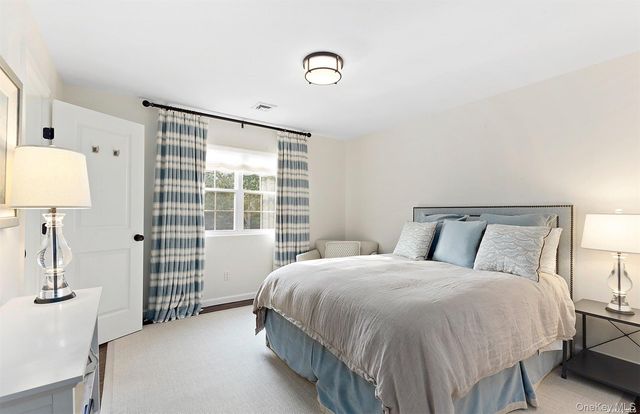 1 Blueberry Lane, Quogue, NY 11959