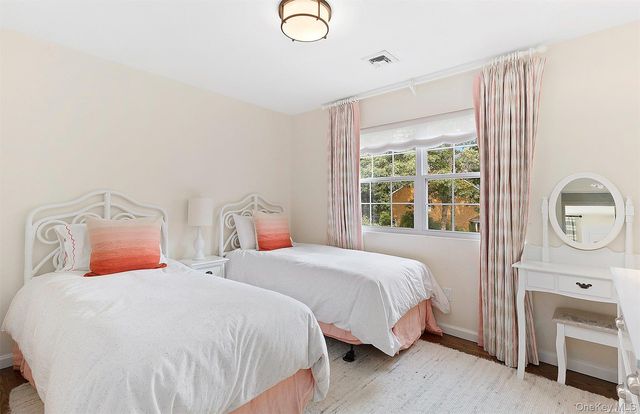 1 Blueberry Lane, Quogue, NY 11959