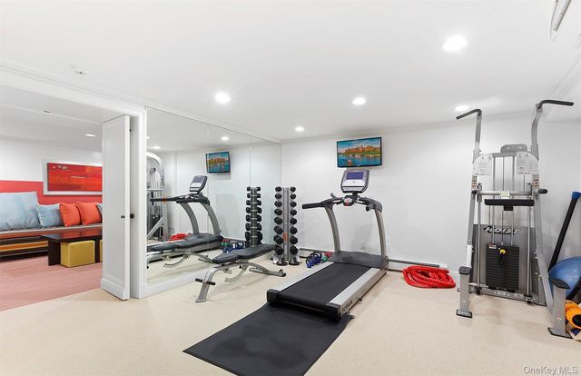 1 Blueberry Lane, Quogue, NY 11959