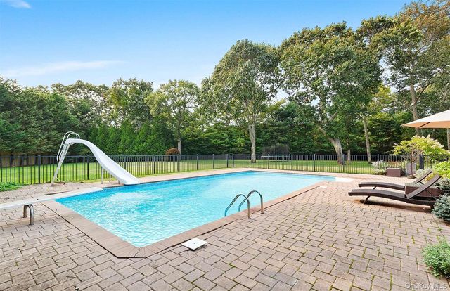 1 Blueberry Lane, Quogue, NY 11959