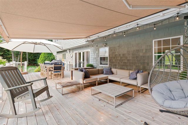 1 Blueberry Lane, Quogue, NY 11959