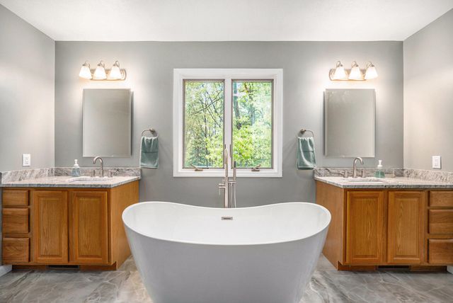 36862 49th Avenue, Paw Paw Twp, MI 49079