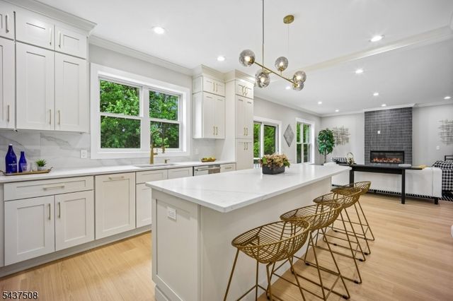 5 Briar Cliff Rd, Livingston Twp., NJ 07039