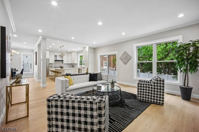 5 Briar Cliff Rd, Livingston Twp., NJ 07039