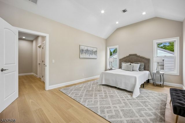 5 Briar Cliff Rd, Livingston Twp., NJ 07039