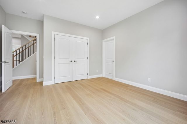 5 Briar Cliff Rd, Livingston Twp., NJ 07039