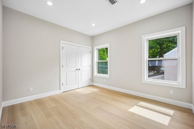 5 Briar Cliff Rd, Livingston Twp., NJ 07039