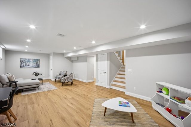 5 Briar Cliff Rd, Livingston Twp., NJ 07039