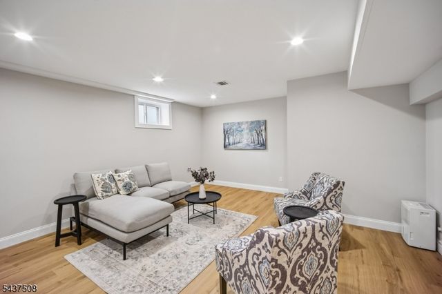 5 Briar Cliff Rd, Livingston Twp., NJ 07039