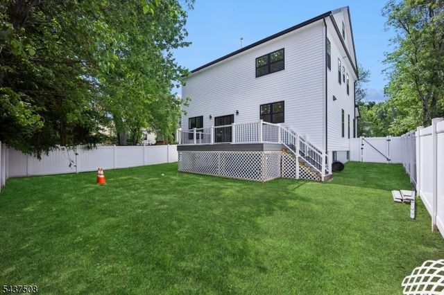5 Briar Cliff Rd, Livingston Twp., NJ 07039
