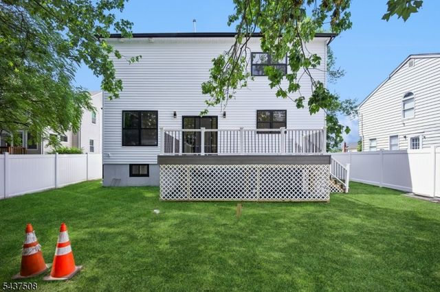5 Briar Cliff Rd, Livingston Twp., NJ 07039