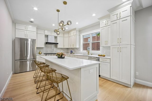 5 Briar Cliff Rd, Livingston Twp., NJ 07039