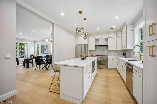 5 Briar Cliff Rd, Livingston Twp., NJ 07039